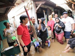 Indosat Ooredoo Sediakan Pengobatan & Komunikasi Gratis untuk Korban Banjir