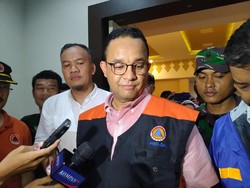 Anies Kerahkan Pompa Mobile ke Pesisir untuk Antisipasi Banjir Rob