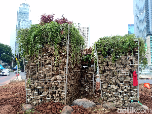 Instalasi Batu Gabion Terpasang Lagi di Bundaran HI