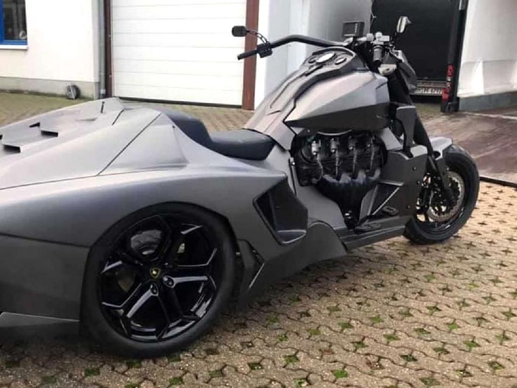 Kerennya Kebangetan! Depan Moge Belakang Lamborghini Kerennya Kebangetan! Depan Moge Belakang Lamborghini