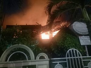 Rumah Dokter di Kebayoran Lama Terbakar, 2 Orang Tewas