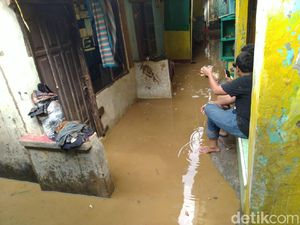Menperin Janji Ganti Mesin IKM yang Rusak Kena Banjir Menperin Janji Ganti Mesin IKM yang Rusak Kena Banjir