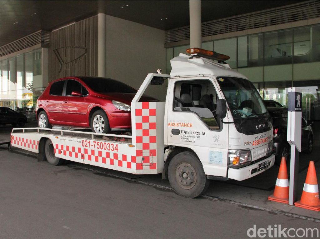 DFSK Beri Diskon Servis, Peugeot Siapkan Layanan Ekstra Mobil Banjir DFSK Beri Diskon Servis, Peugeot Siapkan Layanan Ekstra Mobil Banjir