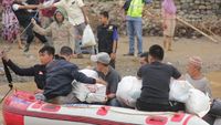 Bantuan Kemanusiaan Korban Banjir Terus Mengalir