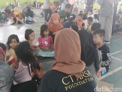 Dongeng Penghibur Anak Korban Banjir Lebak dari Tim CT ARSA Foundation