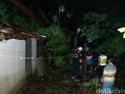 Puting Beliung yang Terjang 3 Desa di Probolinggo Rusak Puluhan Rumah