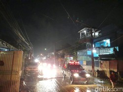 Aliran Listrik di Pondok Gede Permai Kembali Normal Usai Banjir