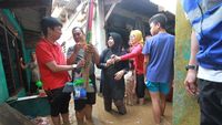 Bantuan Alat Kebersihan untuk Korban Banjir