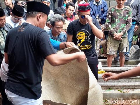 5 Sikap Teddy Setelah Lina Meninggal, Terlihat Akur dengan Sule Tapi...
