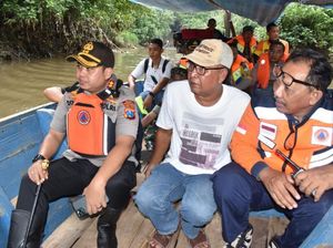 Naik Perahu, Kapolres Pasuruan Kota Sisir Sungai Welang Antisipasi Banjir