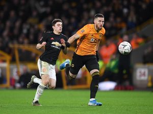 Tumbangkan Bournemouth, Wolves Tempel MU