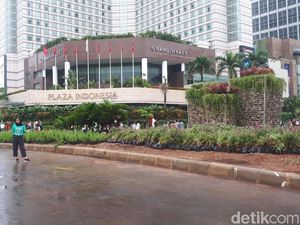 Gabion Dipasang Lagi di Bundaran HI, Ini Kata Warga Saat CFD Gabion Dipasang Lagi di Bundaran HI, Ini Kata Warga Saat CFD