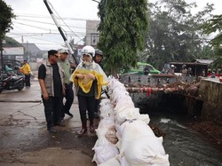 Antisipasi Banjir Lagi, Walkot Tangsel Tinjau 9 Lokasi Tanggul Jebol