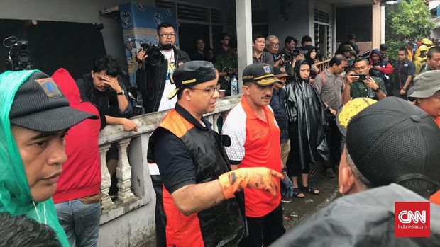 DPRD Minta Anies Hentikan Pencitraan Kerja Bakti Banjir