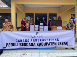 bank bjb Salurkan Bantuan untuk Korban Banjir Jabodetabek & Banten