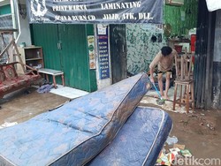 Sulitnya Akses Air Bersih Pascabanjir Jadi Kendala Saat Beberes Rumah