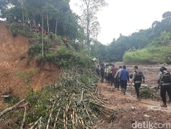 Jokowi Minta Akses Desa di Sukajaya Bogor yang Terisolir karena Longsor Dibuka