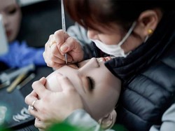 Sejarah Pembuat Boneka Seks yang Kini Jadi Bisnis Cuan