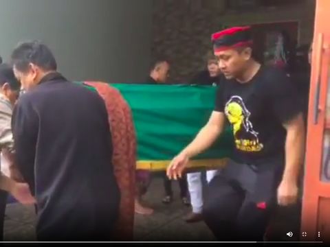 Jenazah Lina