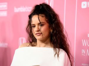 Rosalia yang Berikan Sentuhan Modern pada Musik Flamenco Rosalia yang Berikan Sentuhan Modern pada Musik Flamenco