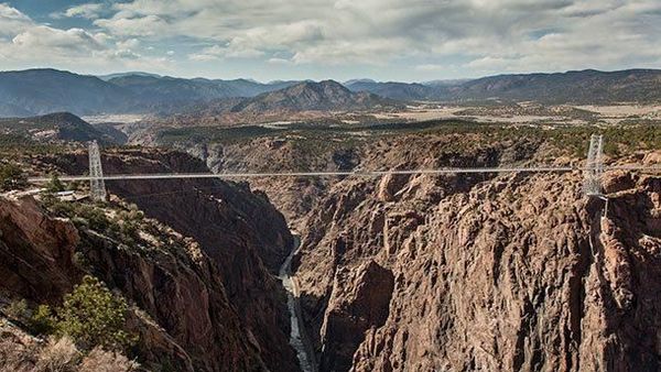 Hiii...Siapa Berani Lewat Jembatan Paling Mengerikan di Dunia?