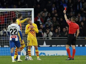 Kartu Merah De Jong Melukai Barcelona