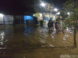 Banjir Melanda Wilayah Kayen Pati Malam Ini, Tinggi Air 50 Cm