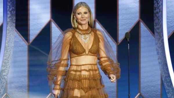 Foto: Deretan Artis Berbusana Terburuk di Golden Globes 2020