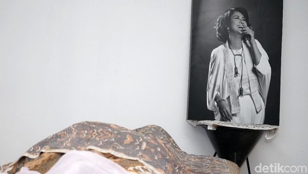 Kemeriahan Golden Globe 2020 hingga Ria Irawan Meninggal