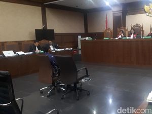 Kasus Suap Antar-BUMN, Perantara Andi Taswin Divonis 16 Bulan Bui Kasus Suap Antar-BUMN, Perantara Andi Taswin Divonis 16 Bulan Bui
