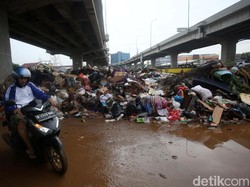 F-PAN DPRD DKI Minta Anies Selesaikan Masalah Sampah Sisa Banjir