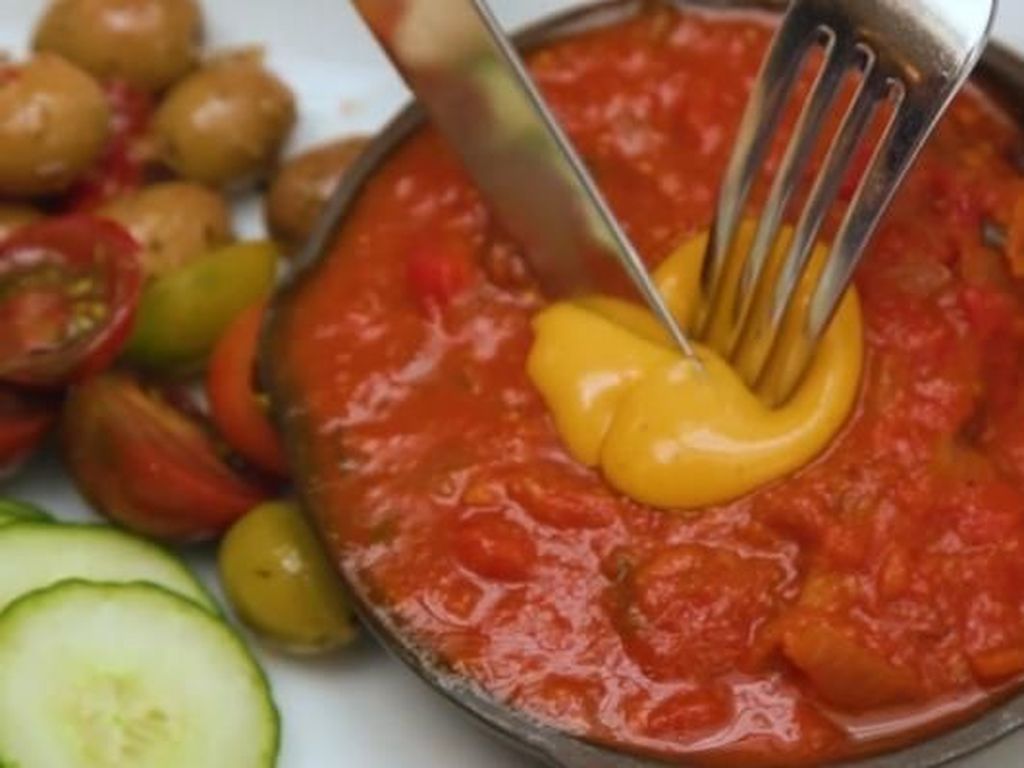 Persis Aslinya, Kuning Telur Vegan Ini Dibuat dari Tomat Kuning Persis Aslinya, Kuning Telur Vegan Ini Dibuat dari Tomat Kuning