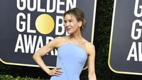 Foto: Usia 50, Paras Renee Zellweger Memukau di Golden Globes 2020