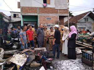Tinjau Lokasi Kebakaran di Cicadas Bandung, Oded: Logistik Aman