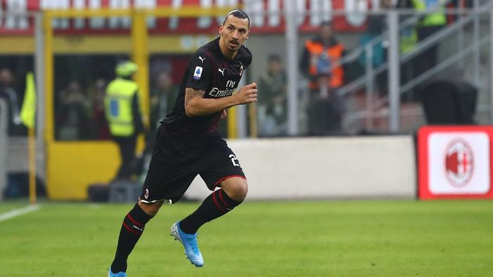 Zlatan Ibrahimovic punya statistik oke saat AC Milan menang 2-0 atas Cagliari di Liga Italia (Photo by Marco Luzzani/Getty Images) Zlatan Ibrahimovic punya statistik oke saat AC Milan menang 2-0 atas Cagliari di Liga Italia (Photo by Marco Luzzani/Getty Images)