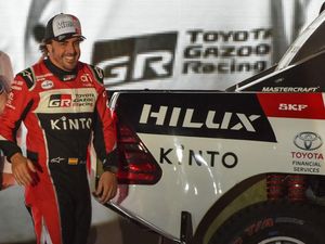 Ikut Reli Dakar, Fernando Alonso Sindir Hamilton dan Rossi Ikut Reli Dakar, Fernando Alonso Sindir Hamilton dan Rossi