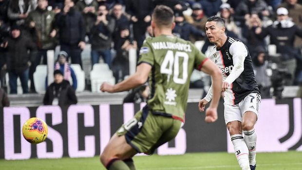 Cristiano Ronaldo mencetak hattrick pertama di Liga Italia.