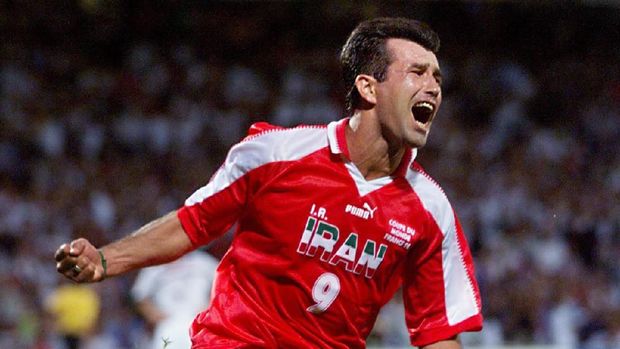 Hamid Estili mencetak gol pertama untuk Iran ke gawang AS.
