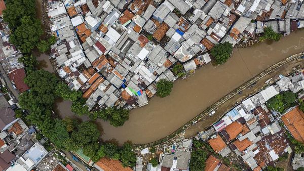 Foto Perjalanan Normalisasi Ciliwung sampai Mangkrak di Era Anies