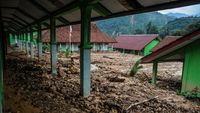 Bangunan Sekolah Terdampak Longsor, Siswa di Lebak Masih Libur