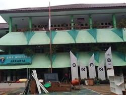 Siswa SMAN 8 Jakarta Keluhkan KBM di Perpustakaan: Bising dan Tak Kondusif