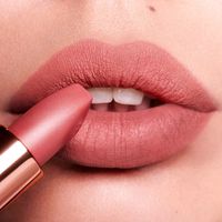 Pilihan 7 Lipstik MLBB Warna Natural yang Cocok Dipakai Sehari-hari