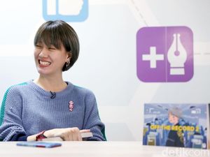 Ria SW Ingin Buku Off the Record Dibaca Seperti Nonton Vlog