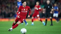 Saat Liverpool menang 1-0 atas Everton di babak ketiga Piala FA, Minamino menjadi starter. Dalam pertandingan di Anfield, Minggu (5/1/2020), dia bermain selama 70 menit, lalu digantikan Alex Oxlade-Chamberlain. Getty Images/Clive Brunskill.