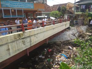 DPRD DIY Soroti Tumpukan Sampah di Kali Buntung Yogya