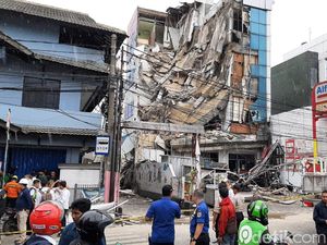 Cerita Mencekam Gedung Roboh dari Slipi hingga Bintaro Cerita Mencekam Gedung Roboh dari Slipi hingga Bintaro