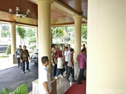 Pimpinan KPK Datangi Mabes Polri, Bahas Apa?