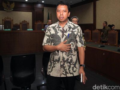 Tok! Romahurmuziy Dituntut 4 Tahun Bui