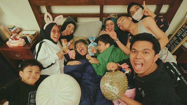 Sering Liburan Bareng, Ini Formasi Lengkap Gen Halilintar Saat Kulineran Seru