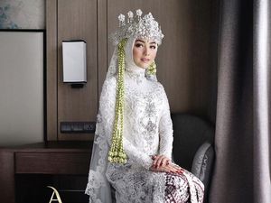 15 Inspirasi Model Kebaya Pengantin Hijab Modern yang Elegan 15 Inspirasi Model Kebaya Pengantin Hijab Modern yang Elegan